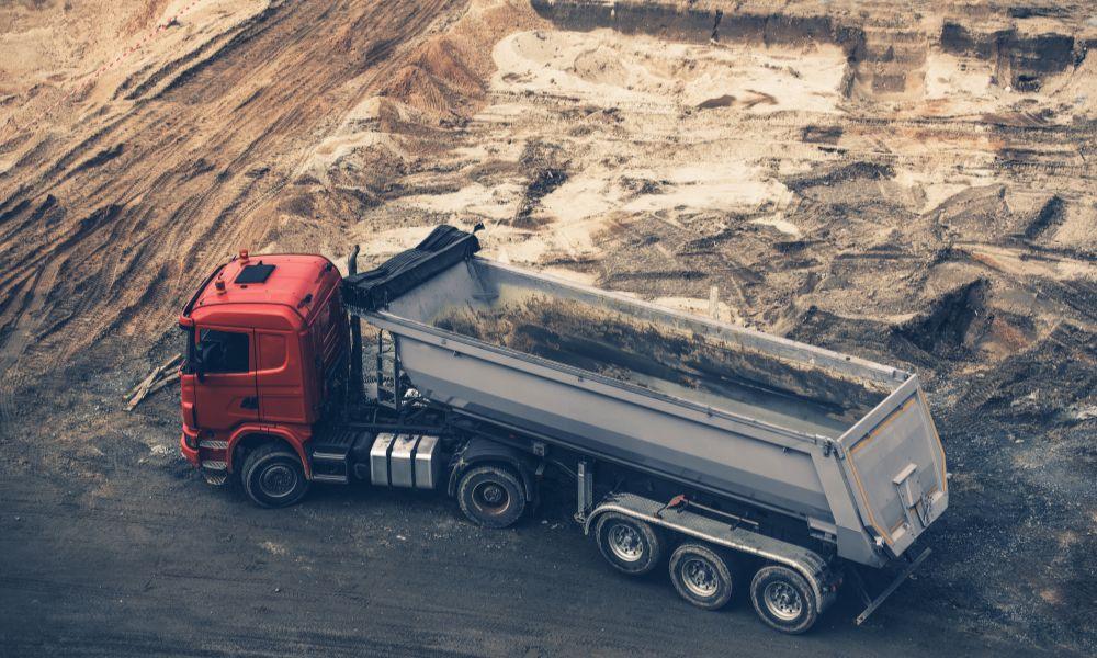 4 Signs You Need To Repair Your Dump Truck Liner