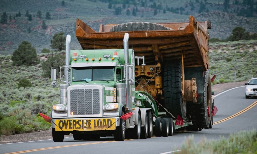 The Dangers of Oversized Truckloads