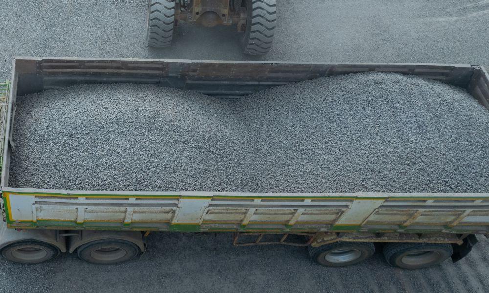 The Differences Between Tub vs. Square Box End Dump Trucks