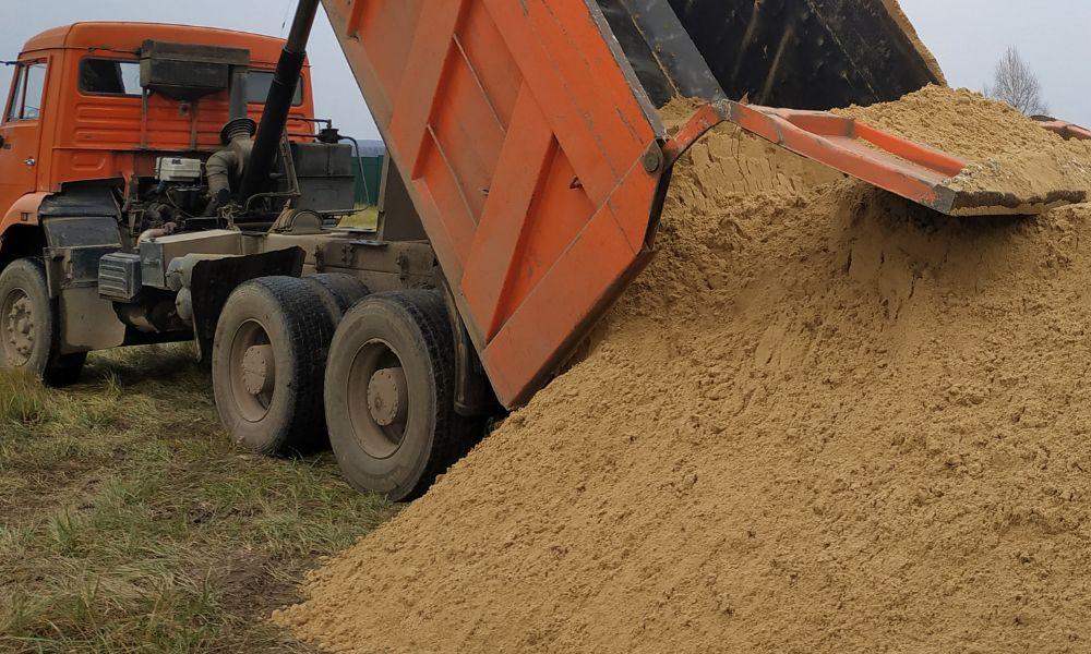 4 Tips for Installing Your Dump Truck Liner