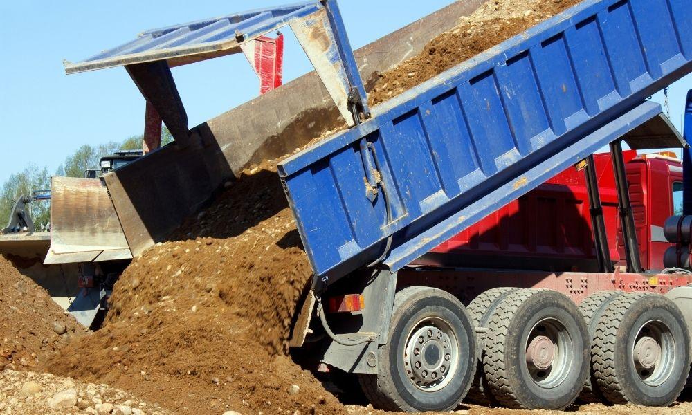 A Comparison of Haulk and QuickSilver Bed Liners